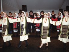The Greek Festival´s adult Opa dancers ()