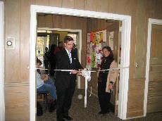 President Kent Chabotar cuts the ribbon on the new lounge in Hendricks Hall on Nov. 10, six weeks after the original collapse (Mary Bubar)