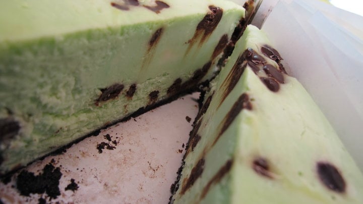 mint-chocolate chip cheesecake (Cheesecakes by Alex-facebook.com)
