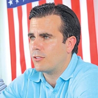 Puerto Ricans vote for Rosselló, statehood