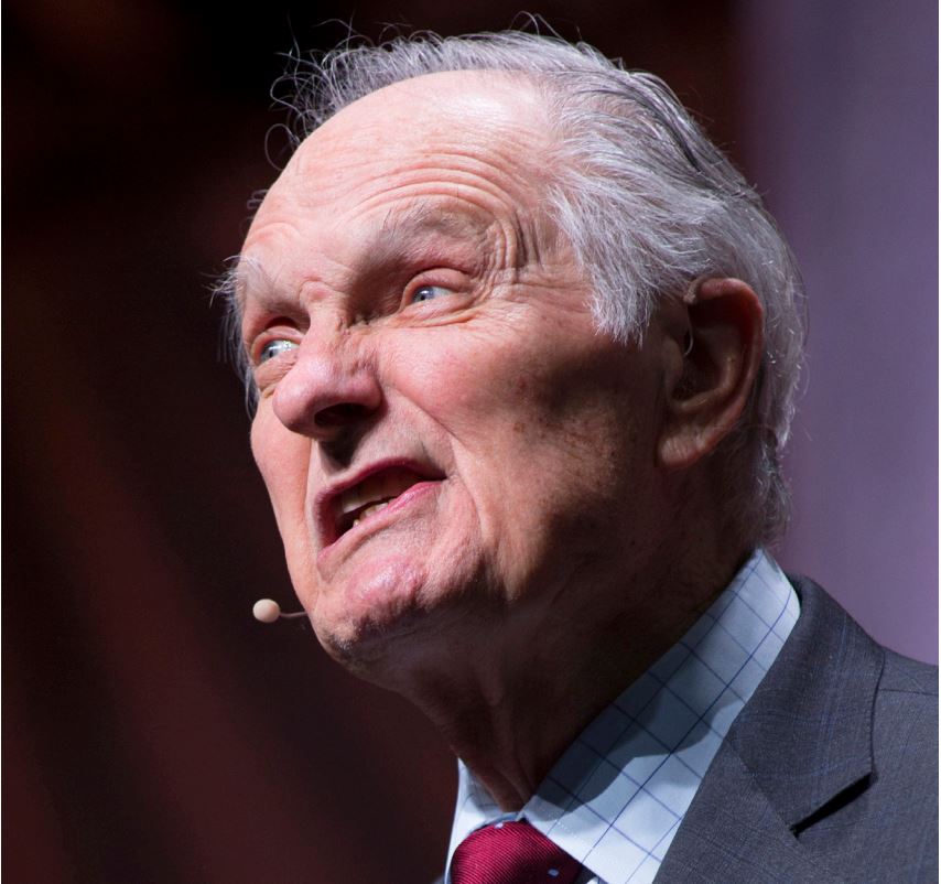 Alan Alda, actor, director, screenwriter and author, served as the final Brian Series speaker for the 2016-2017 academic year and
spoke on Thursday, April 6, 2017 at the Greensboro Coliseum. // Photo courtesy of Julie Knight.