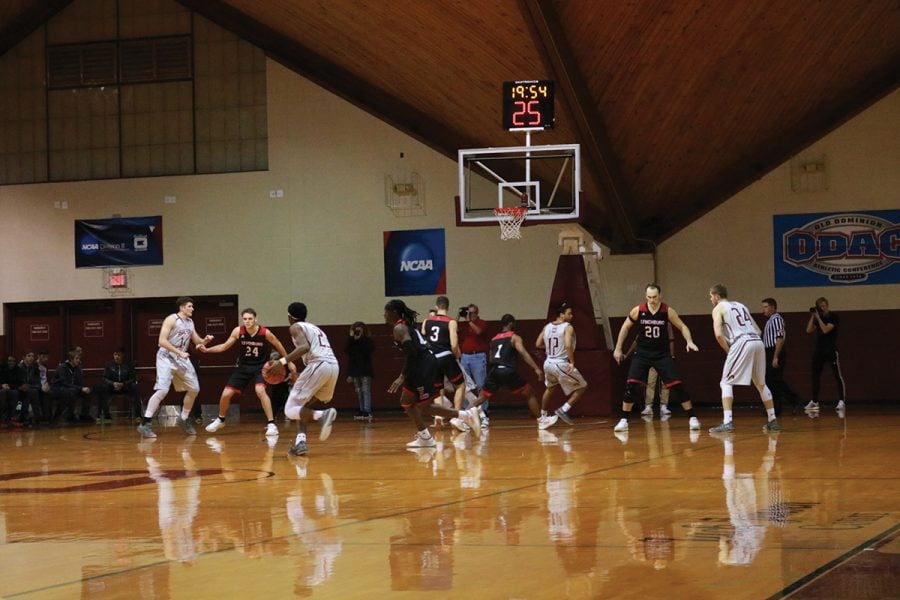 Guilford+College+mens+basketball+upsets+nationally+ranked+and+undefeated+University+of+Lynchburg