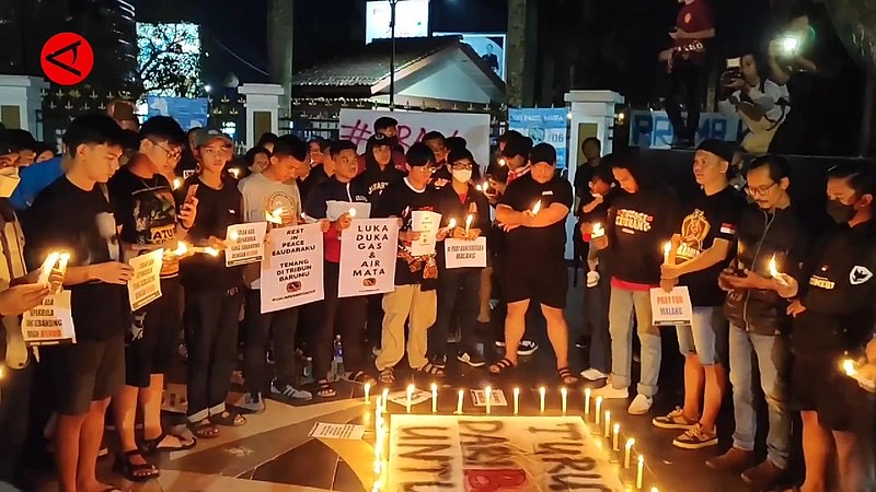 A small vigil for the victims of the Kanjuruchan disaster. 